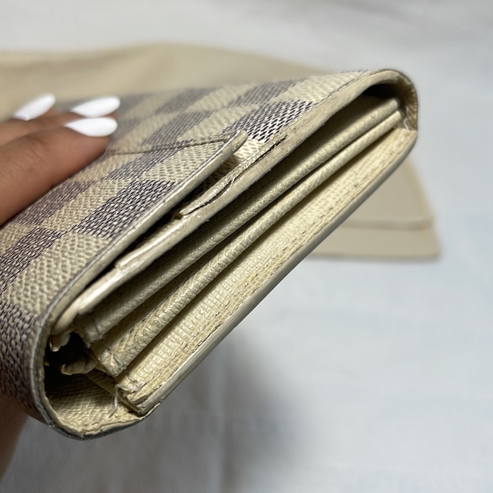 AUTHENTIC LV damier azur wallet (Sarah) - Picture 4 of 12